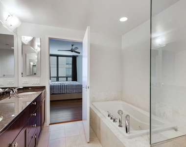 600 N Lake Shore Drive - Photo Thumbnail 19