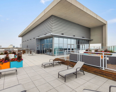 600 N Lake Shore Drive - Photo Thumbnail 22