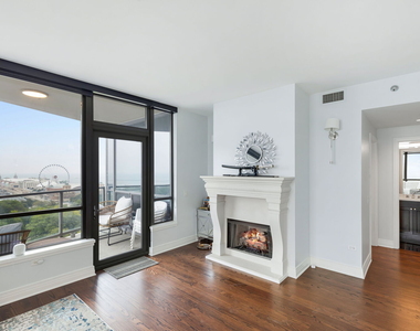 600 N Lake Shore Drive - Photo Thumbnail 9