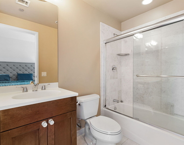 600 N Lake Shore Drive - Photo Thumbnail 21