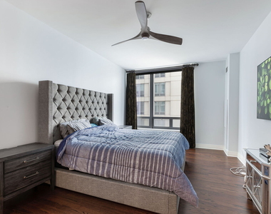 600 N Lake Shore Drive - Photo Thumbnail 13