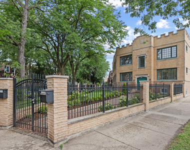 3107 N Harding Avenue - Photo Thumbnail 3
