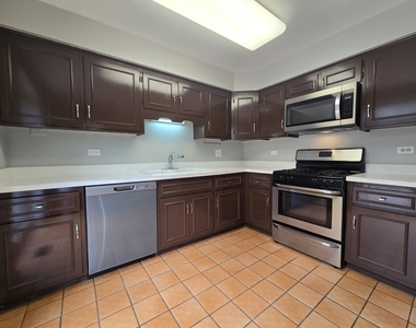 1111 S Waukegan Road S - Photo Thumbnail 5