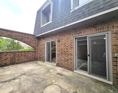 1111 S Waukegan Road S - Photo Thumbnail 21