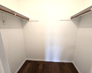 1111 S Waukegan Road S - Photo Thumbnail 15