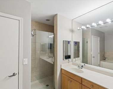 1335 S Prairie Avenue - Photo Thumbnail 8