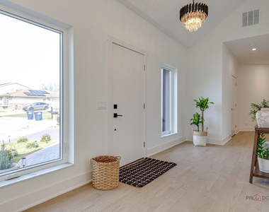 19 Marina Drive - Photo Thumbnail 4