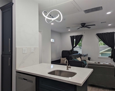 4711 Rusk Street - Photo Thumbnail 5
