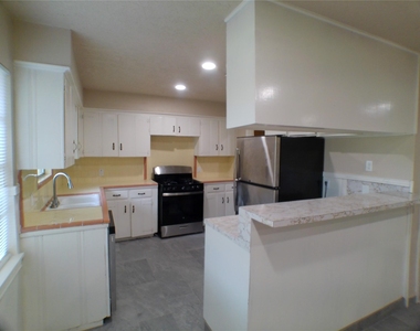 601 Fresa Road - Photo Thumbnail 4