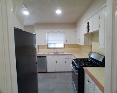 601 Fresa Road - Photo Thumbnail 3