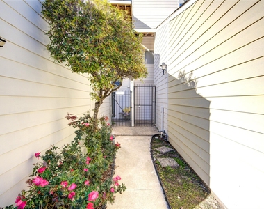 7373 Antoine Drive - Photo Thumbnail 23