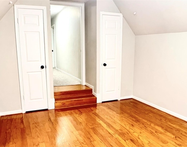 17743 Seven Pines Drive - Photo Thumbnail 14