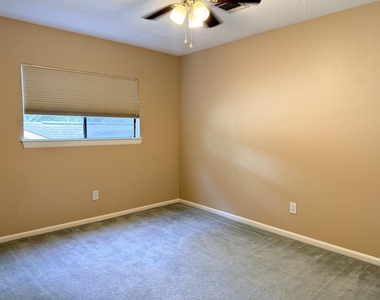 16042 Pinyon Creek Drive - Photo Thumbnail 22