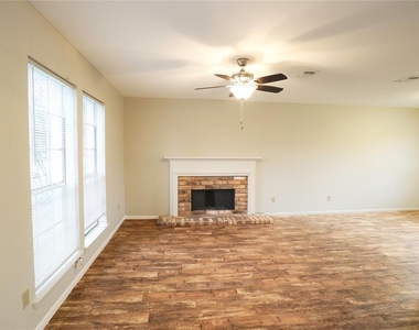 2630 Anthony Hay Lane - Photo Thumbnail 4