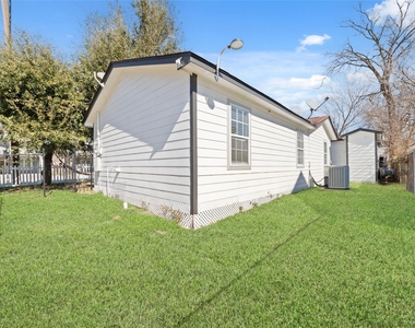 802 E 33rd Street - Photo Thumbnail 15