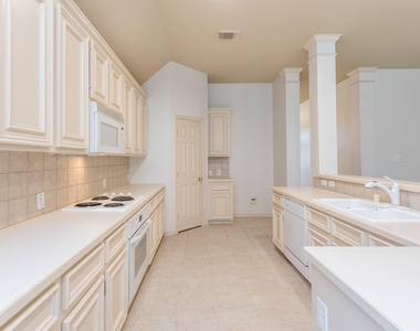 4839 Taylor Lake Court - Photo Thumbnail 13