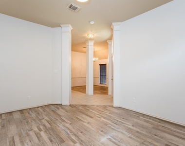 4839 Taylor Lake Court - Photo Thumbnail 6