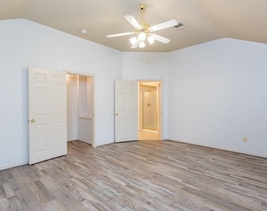 4839 Taylor Lake Court - Photo Thumbnail 20