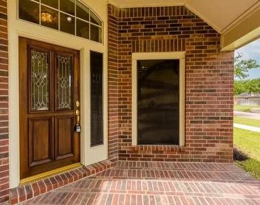 4839 Taylor Lake Court - Photo Thumbnail 2