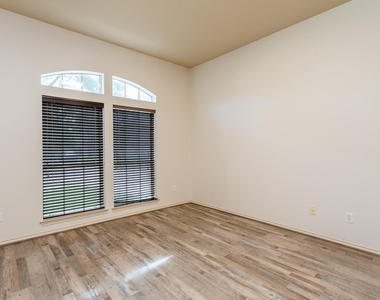 4839 Taylor Lake Court - Photo Thumbnail 5
