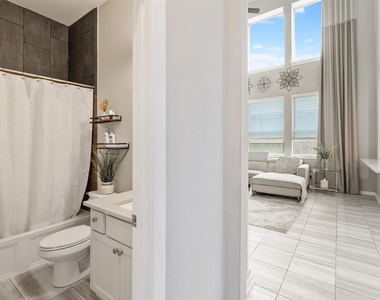 9868 Preserve Way - Photo Thumbnail 14