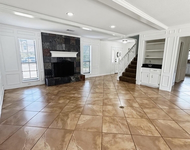 3934 Cypress Lake Drive - Photo Thumbnail 6