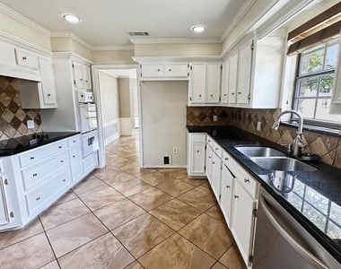 3934 Cypress Lake Drive - Photo Thumbnail 15