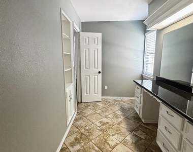 3934 Cypress Lake Drive - Photo Thumbnail 29