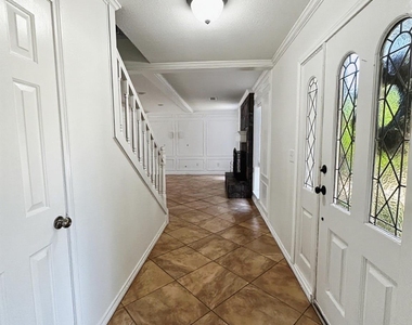3934 Cypress Lake Drive - Photo Thumbnail 3