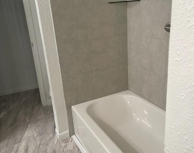 8003 Woodway Drive - Photo Thumbnail 15