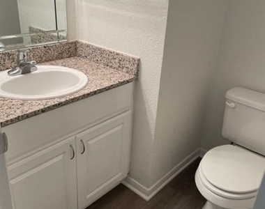 8003 Woodway Drive - Photo Thumbnail 11