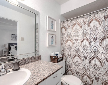 8003 Woodway Drive - Photo Thumbnail 6
