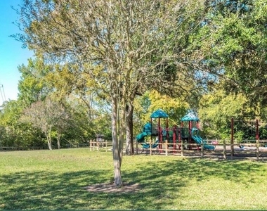 8003 Woodway Drive - Photo Thumbnail 8