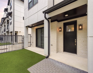 1823 Prospect Street - Photo Thumbnail 3