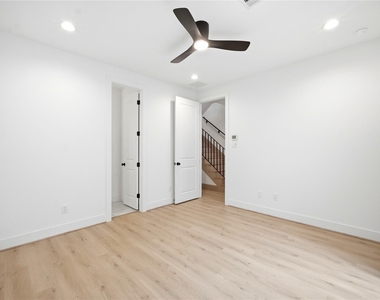 1823 Prospect Street - Photo Thumbnail 5