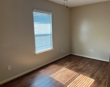 5314 Tallowpine Terrace - Photo Thumbnail 15