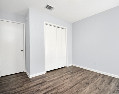 1908 Avenue B - Photo Thumbnail 24