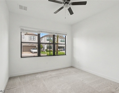12762 Woodbury Drive - Photo Thumbnail 10