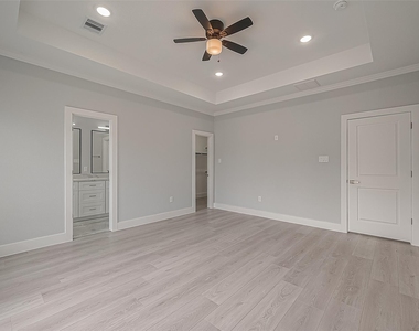 9204 Buffum Street - Photo Thumbnail 13
