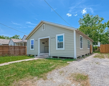 3270 Reeves Street - Photo Thumbnail 5