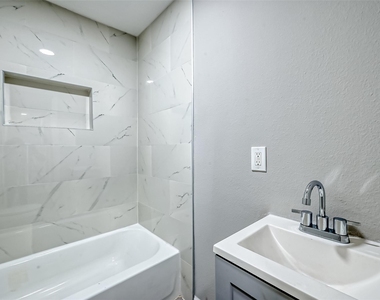 3270 Reeves Street - Photo Thumbnail 12