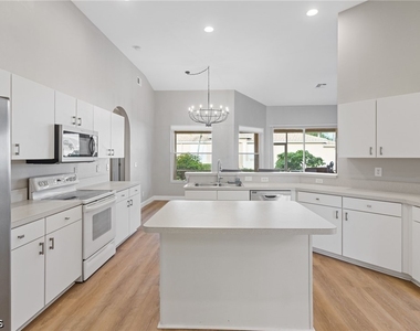 16905 Colony Lakes Boulevard - Photo Thumbnail 6