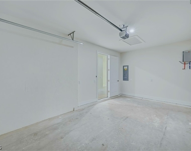 2411 Lola Avenue S - Photo Thumbnail 12