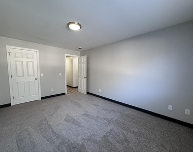 379 Huse - Photo Thumbnail 32