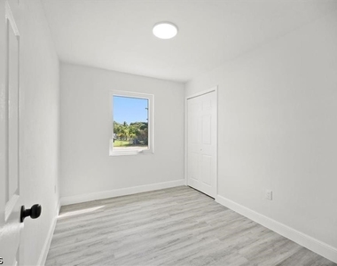 1644 Pawnee Street - Photo Thumbnail 9