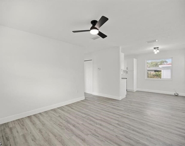 1644 Pawnee Street - Photo Thumbnail 4