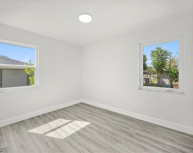 1644 Pawnee Street - Photo Thumbnail 8