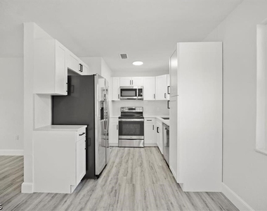 1644 Pawnee Street - Photo Thumbnail 7