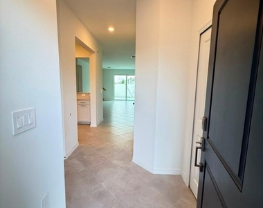44292 Caraton Terrace - Photo Thumbnail 2