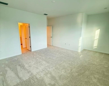44292 Caraton Terrace - Photo Thumbnail 9